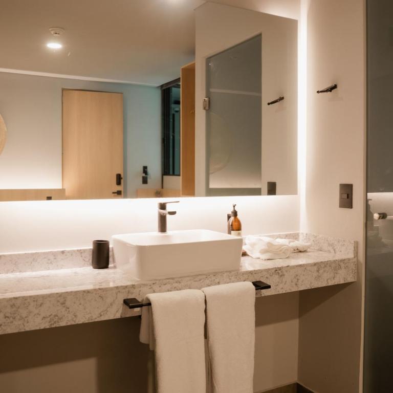 Casa Lomah WTC - Deluxe Queen Room - 11