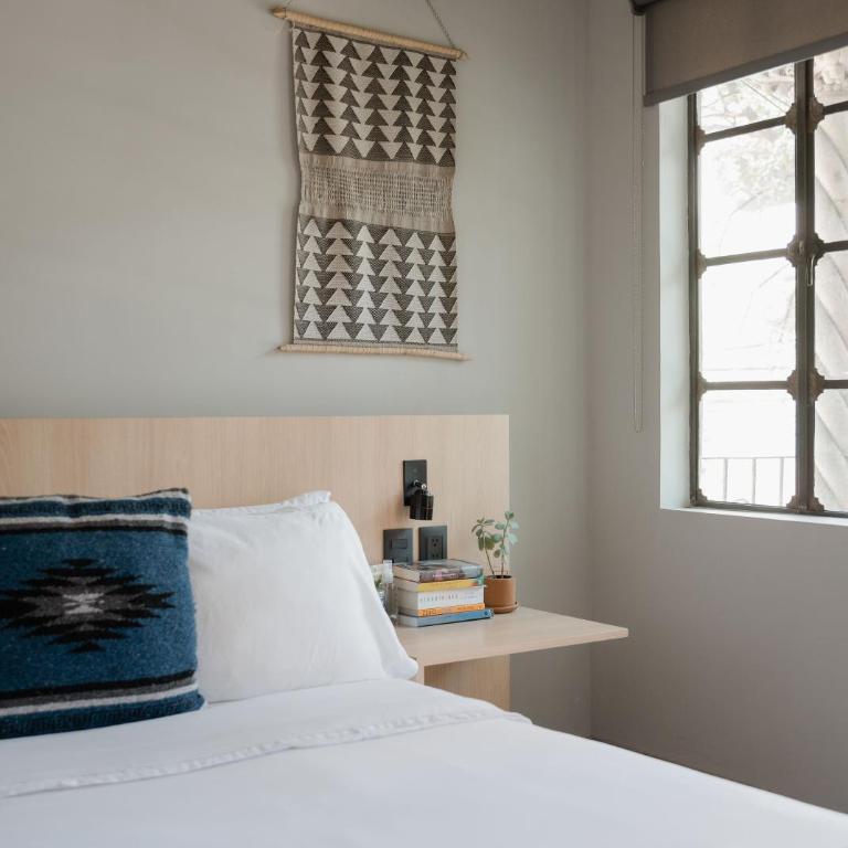 Casa Lomah WTC - Queen Room with Balcony - 6
