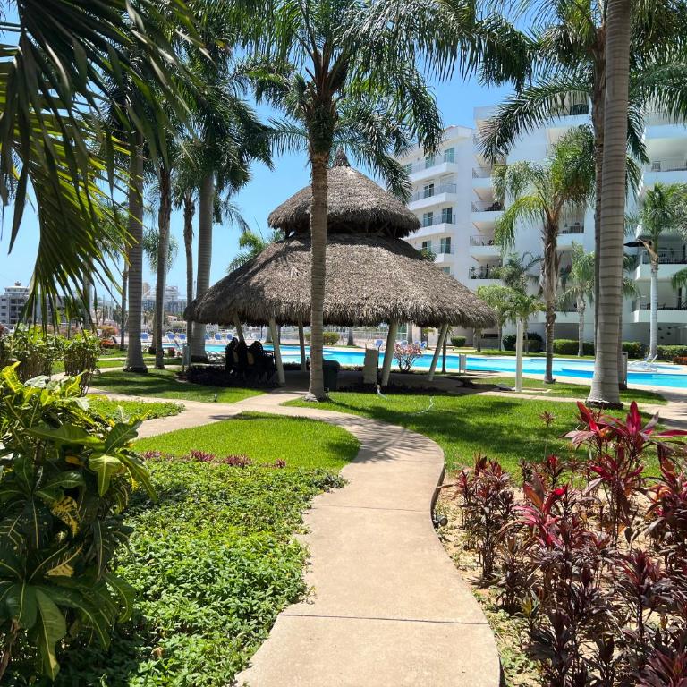 Departamento en Marina - Two-Bedroom Apartment - 11