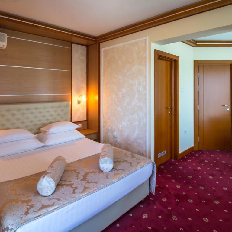 Hotel Cezar Banja Luka - Superior Dvokrevetna Soba sa Bračnim Krevetom - 11