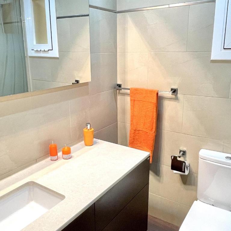 APARTBEACH EUROPEOS JUNTO PLAYA CLIMATIZADO CON GRAN TERRAZA y MUY LUMINOSO - Two-Bedroom Apartment - 10