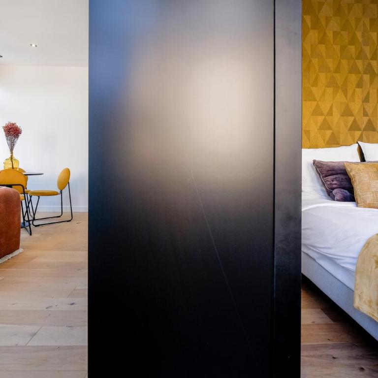 HONORÊ SUITE VUE SAONE - One-Bedroom Apartment - 8