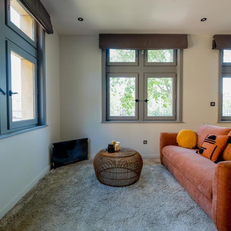 HONORÊ SUITE VUE SAONE - One-Bedroom Apartment - 7