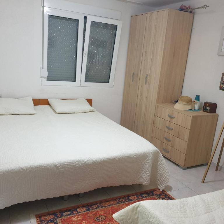 Apartmani Ema - Apartman sa 2 Spavaće Sobe - 1