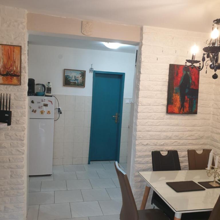 Apartmani Ema - Apartman sa 2 Spavaće Sobe - 8