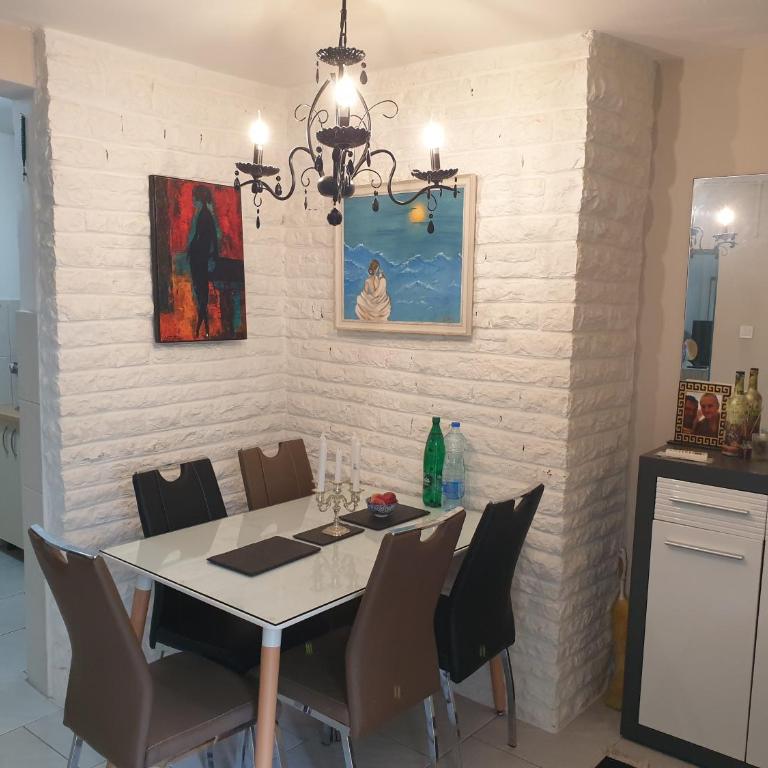 Apartmani Ema - Apartman sa 2 Spavaće Sobe - 9