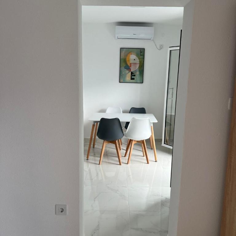 Apartmani Ema - Apartman sa 2 Spavaće Sobe - 8