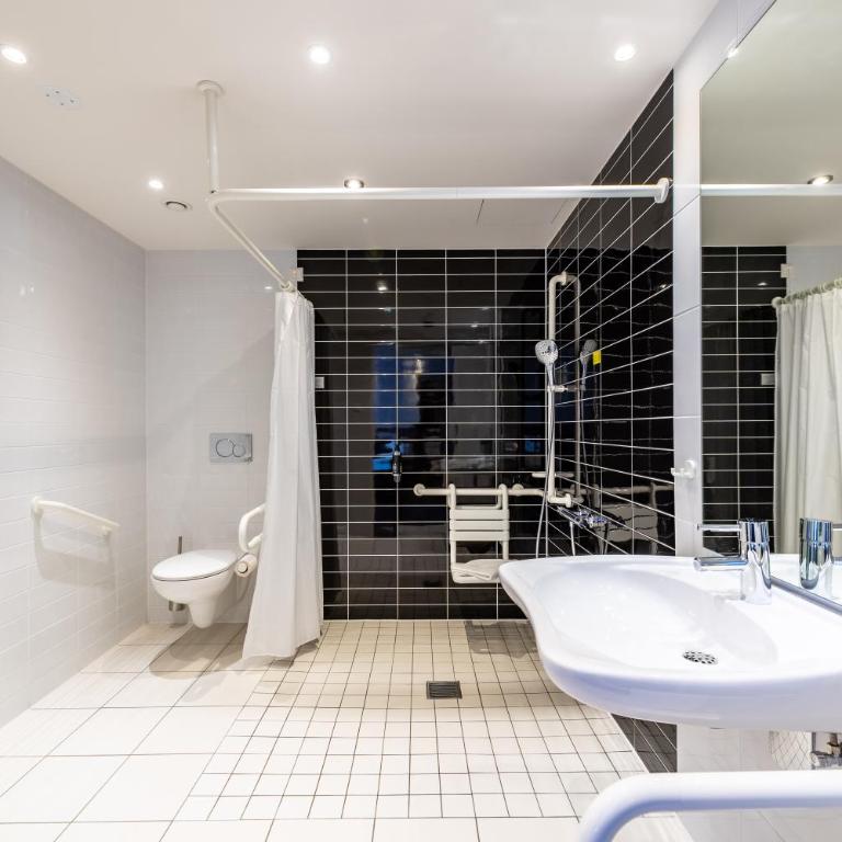 Premier Inn Nürnberg City Centre - Doppelzimmer - barrierefrei - 5