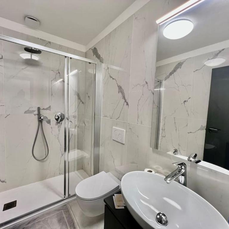Esclusivo 130MQ fronte duomo e lago e terrazza - Appartamento con 2 Camere da Letto - 9