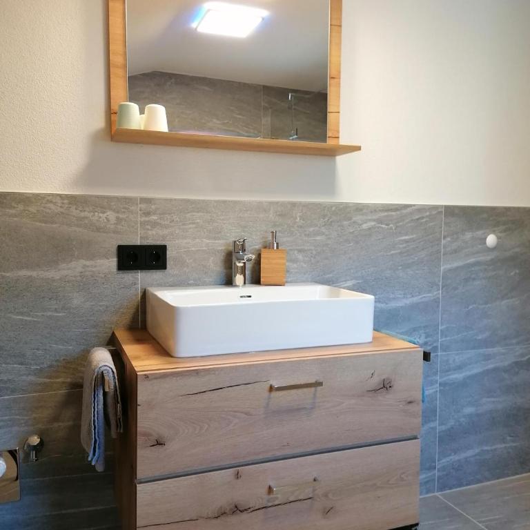 Apartment Sepp - Apartment mit 2 Schlafzimmern und Badezimmer - 35