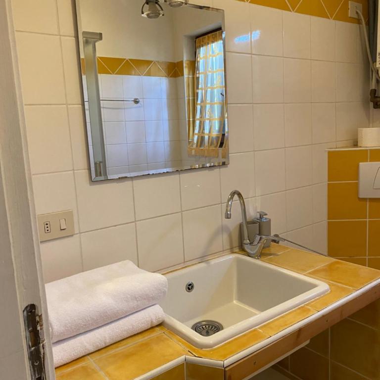 Casa Del Viandante Home Holiday and Rooms - Camera Familiare con Vista Montagna - 4