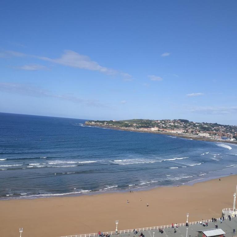 Playa de San Lorenzo Gijón - Apartamento de 3 dormitorios - 2