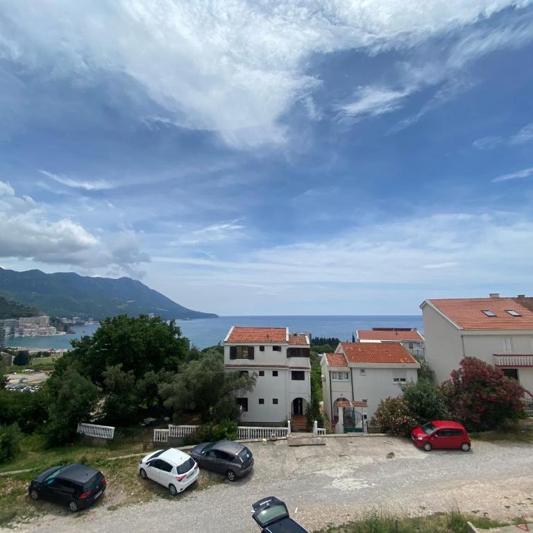 Two-bedroom apartment with parking and sea view - Two-Bedroom Apartment with Balcony and Sea View - 22