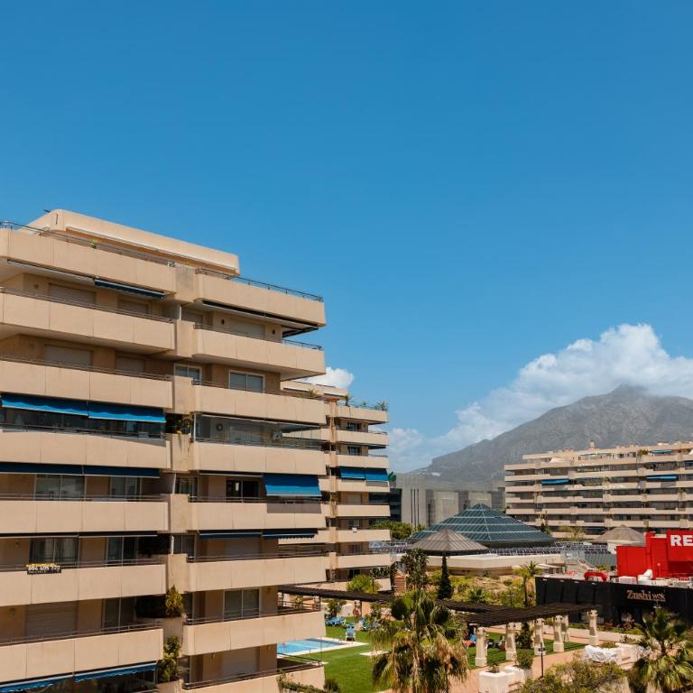 Vacation apartment with private parking in Puerto Banús - Apartamento de 2 dormitorios - 11
