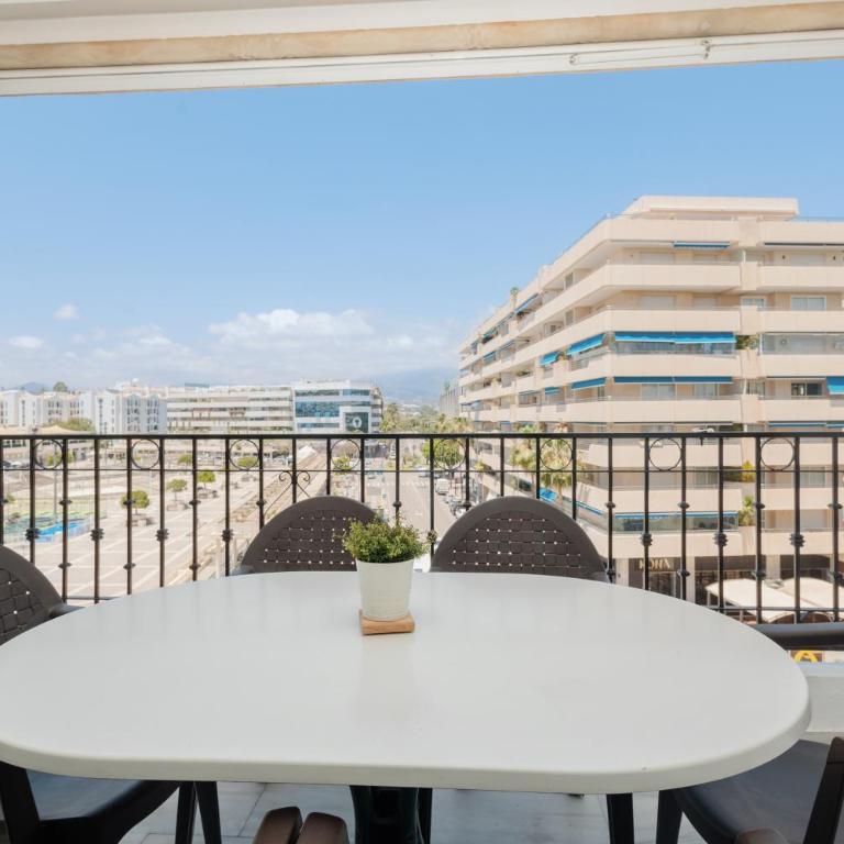 Vacation apartment with private parking in Puerto Banús - Apartamento de 2 dormitorios - 17