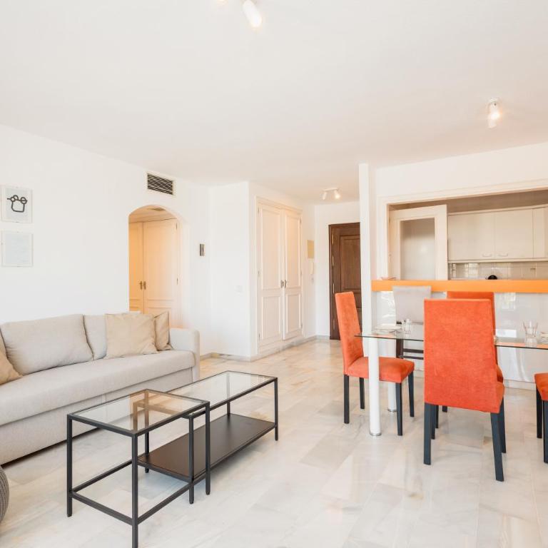 Vacation apartment with private parking in Puerto Banús - Apartamento de 2 dormitorios - 2