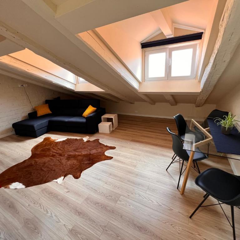 Mansarda MAZZINI - Appartamento con 2 Camere da Letto - 2