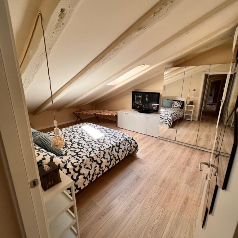 Mansarda MAZZINI - Appartamento con 2 Camere da Letto - 13