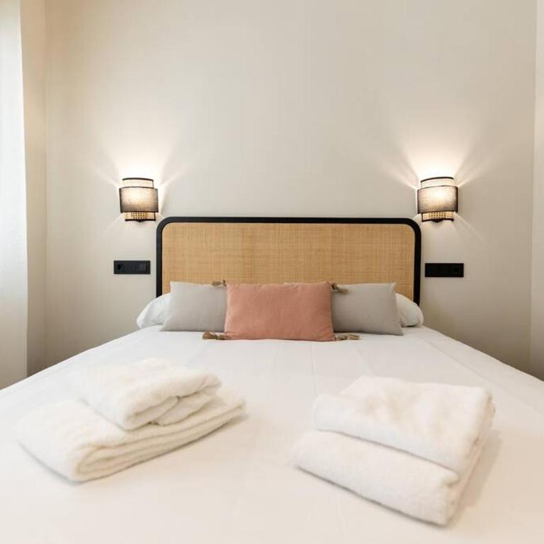 Amplio y cómodo apartamento cerca Plaza Castilla - Apartamento de 2 dormitorios - 24