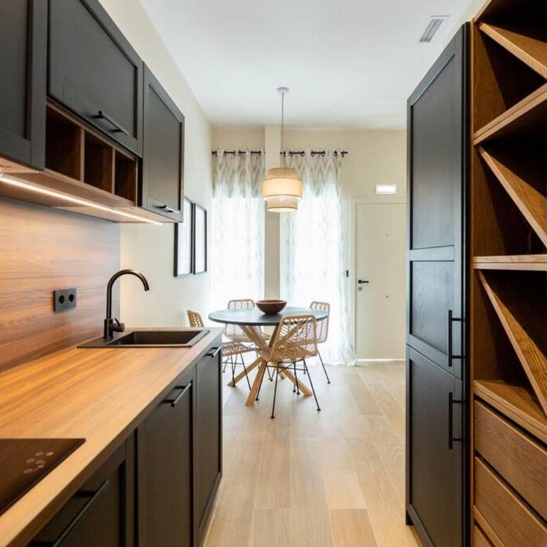 Amplio y cómodo apartamento cerca Plaza Castilla - Apartamento de 2 dormitorios - 30