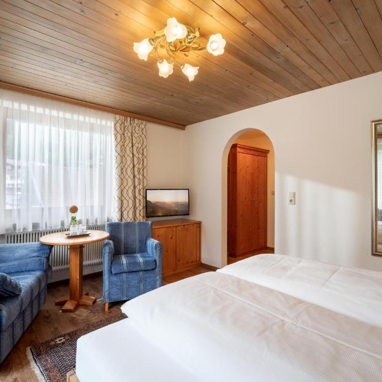 Pension Zillertal - Doppelzimmer mit Balkon - 9