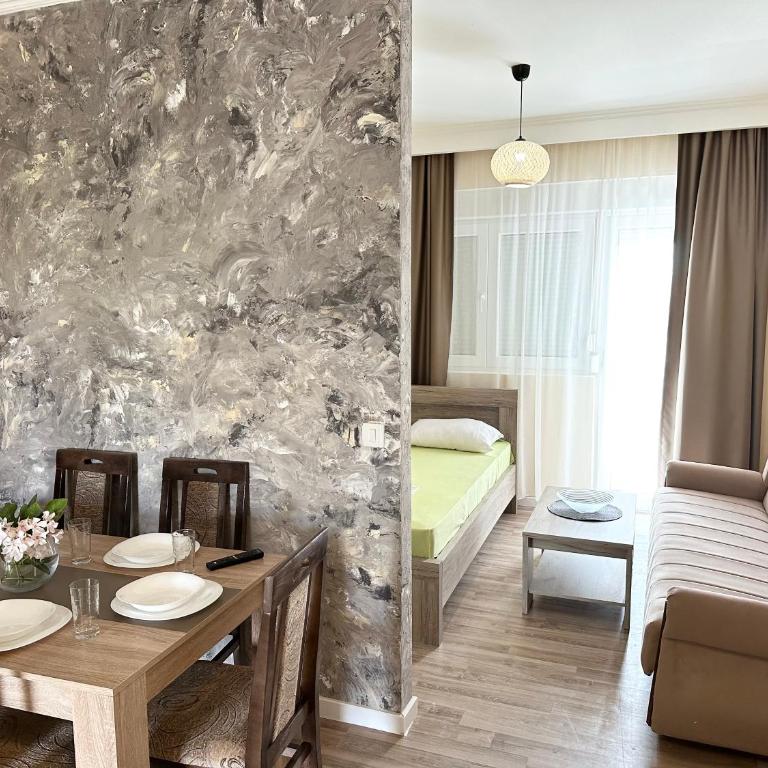 Apartmani Sunce - Three-Bedroom Apartment - 12