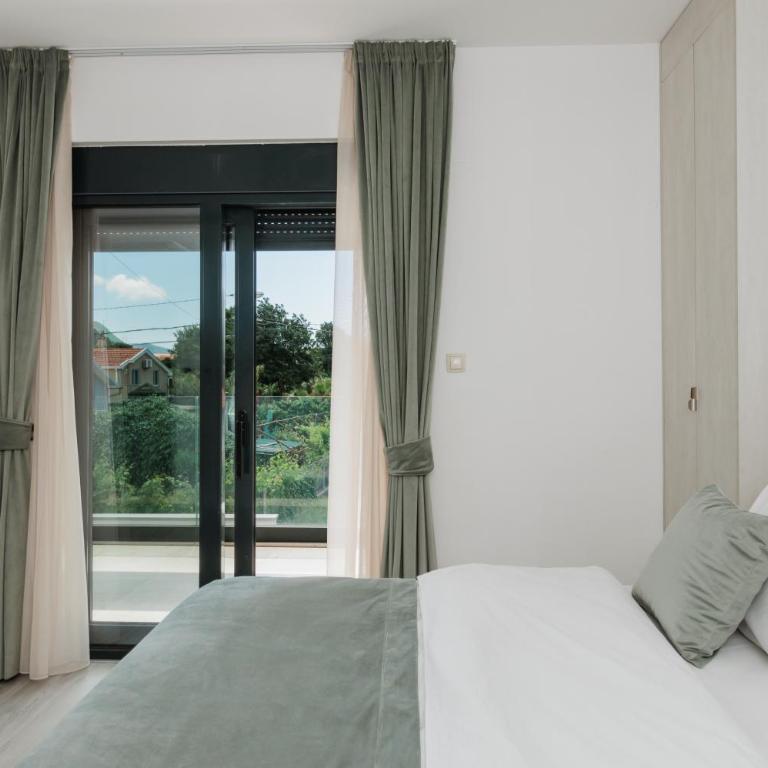 Villa Garden with Private Outdoor Pool - Vila sa Pogledom na Vrt - 16