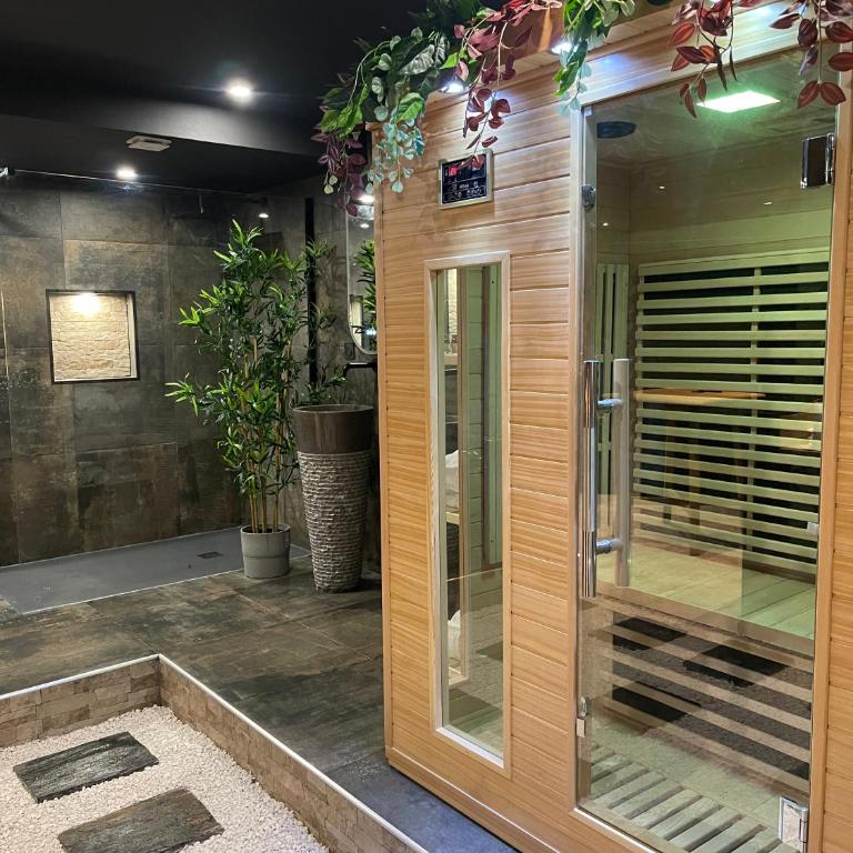 Spa & Love Exotic - Balnéo - Sauna - Parking - Appartement 1 Chambre - 4