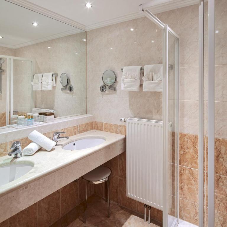 Grand Hotel Zell am See - Comfort Zimmer mit Seeblick - 6
