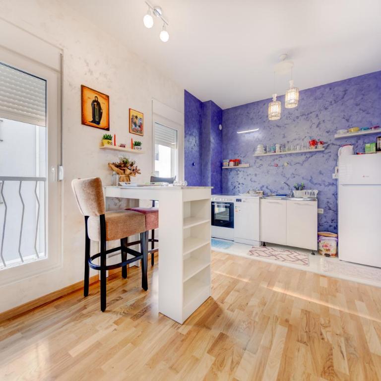 Plum Apartment - One-Bedroom Apartment - 7