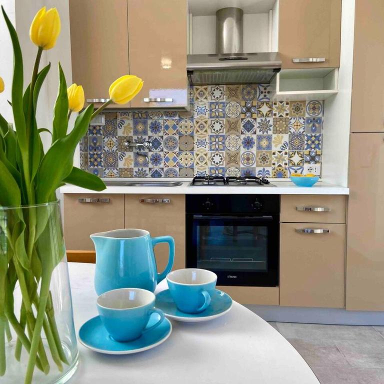 Terrazza vista mare e box auto - Appartamento con 2 Camere da Letto - 45