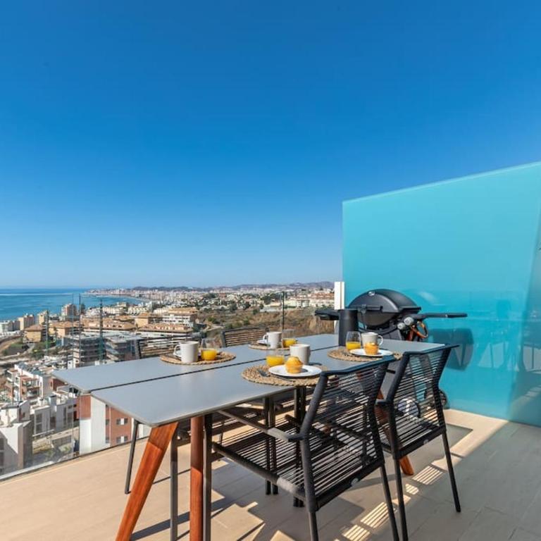 Stunning luxurious penthouse with panoramic views. - Three-Bedroom Apartment - 12