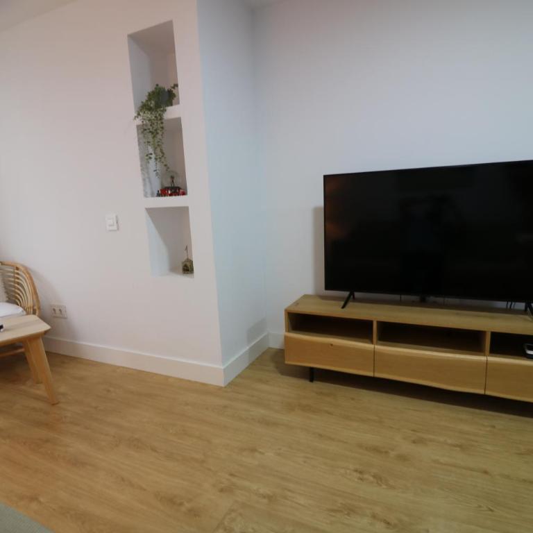Lovelly renovated apartment - Two-Bedroom Apartment - 4
