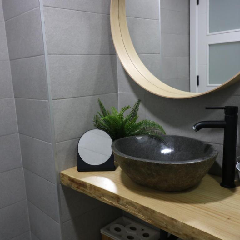 Lovelly renovated apartment - Two-Bedroom Apartment - 15