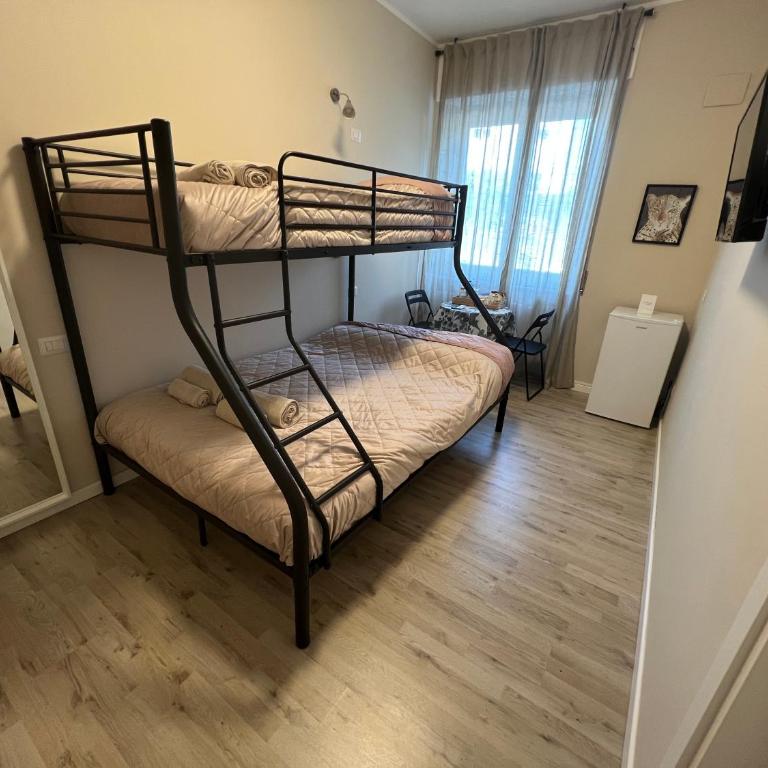 Sonila's Home 1 - Camera Tripla con Bagno Privato - 4