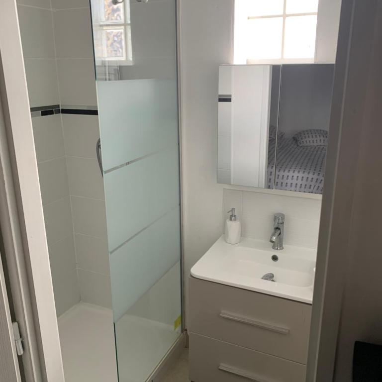 Résidence de bien être avec piscine et Jaccuzi à 2 pas de la plage et du centre ville - Appartement - Rez-de-Chaussée - 8