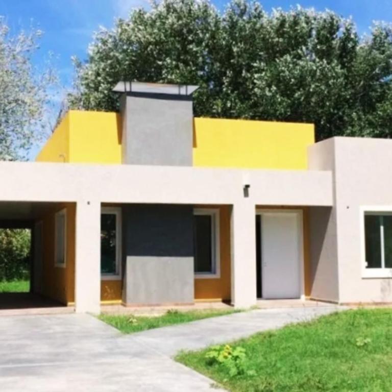 Casa con Pileta - Barrio Privado - Casa de 3 dormitorios - 1