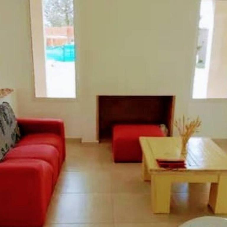 Casa con Pileta - Barrio Privado - Casa de 3 dormitorios - 10