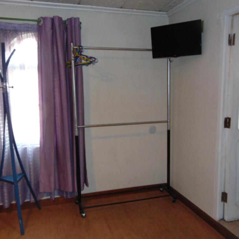 EUCALYPTUS POTOSI only dollars or euros are accepted - Habitación Triple Estándar - 1