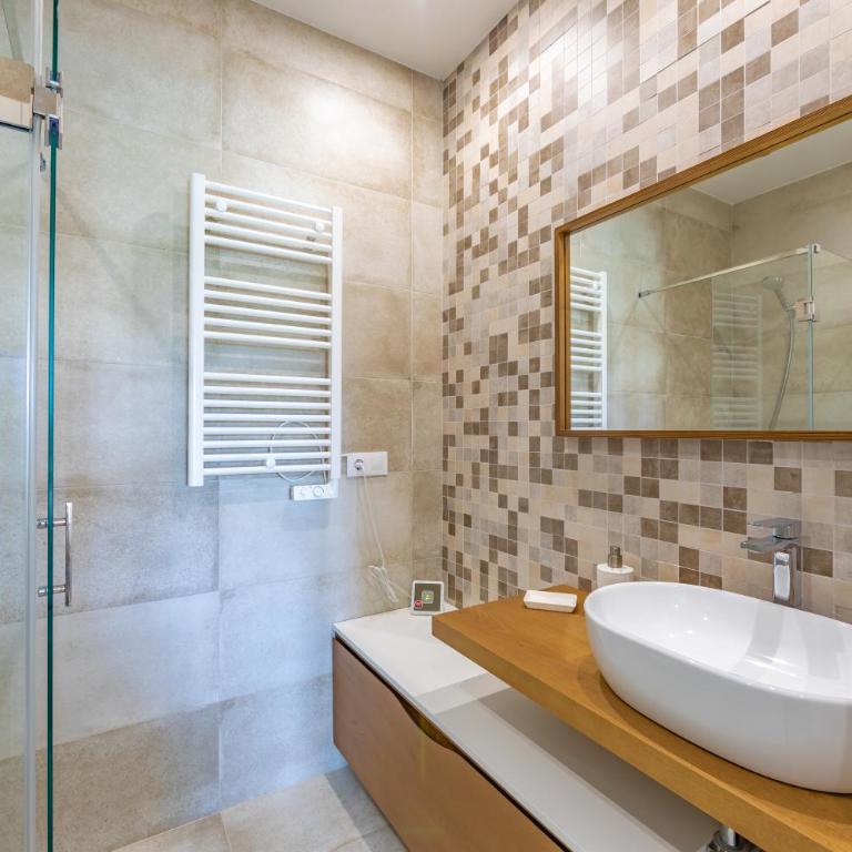 Quiet and elegant with terrace and pool - Apartamento de 2 dormitorios - 59