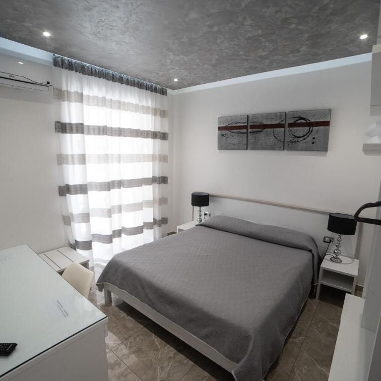 Tropea Luxury & Charm - Deluxe Room with Balcony - 19