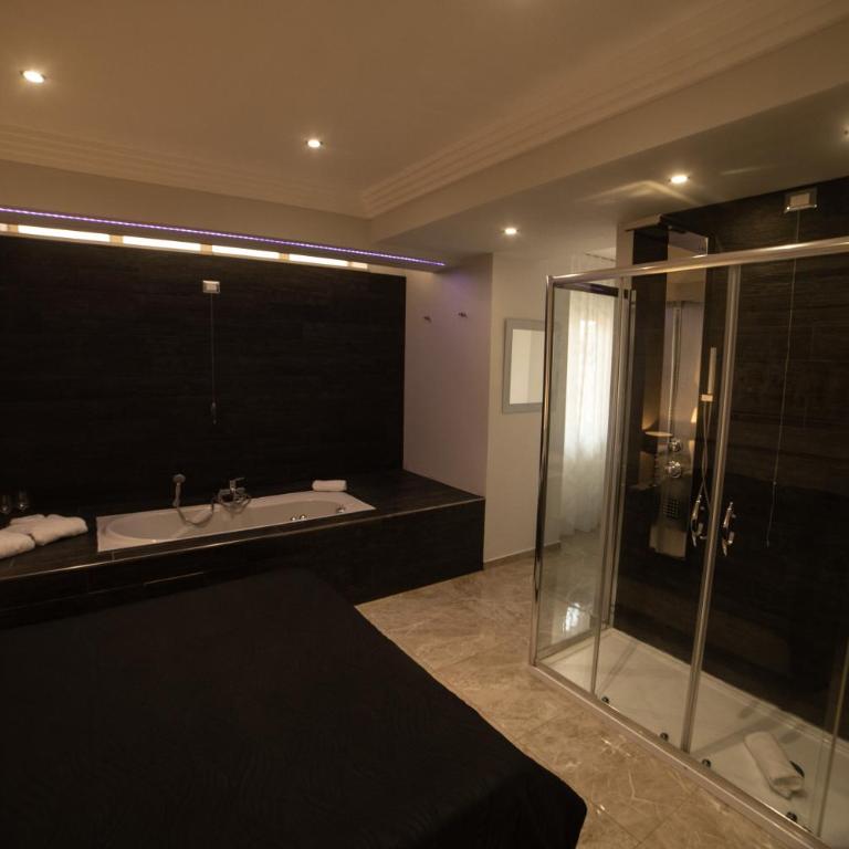Tropea Luxury & Charm - Suite with Spa Bath - 21