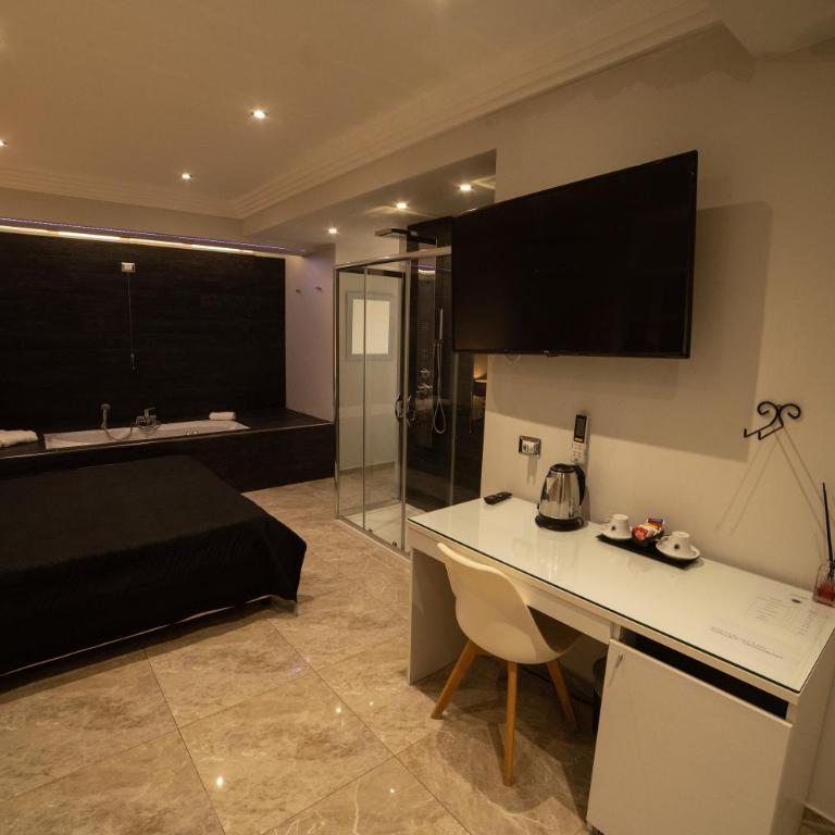 Tropea Luxury & Charm - Suite with Spa Bath - 22