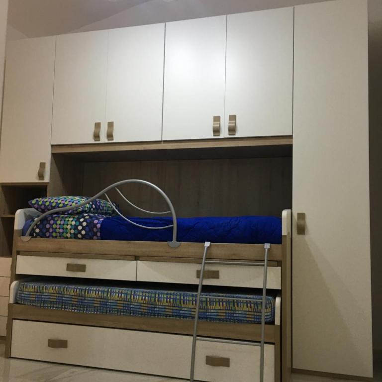 Capuozzo Home - Appartamento con 2 Camere da Letto - 3