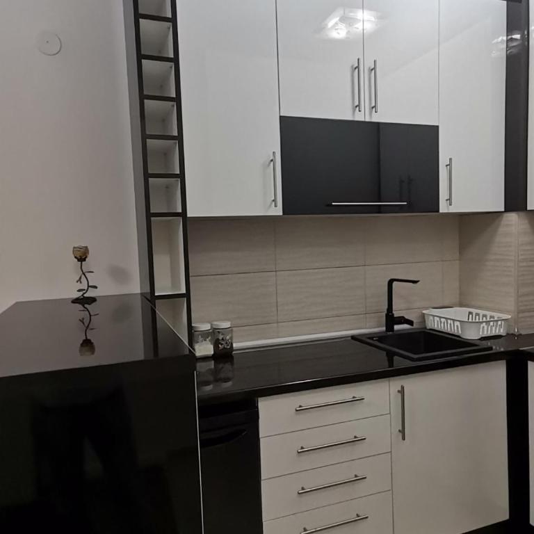 T lux apartman - Two-Bedroom Apartment - 11