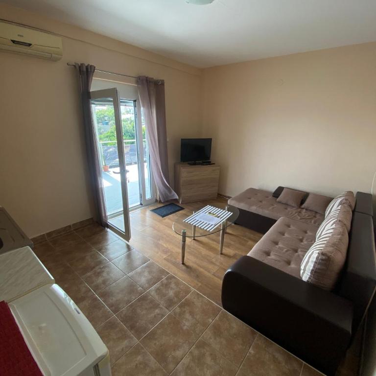 Apartments Klikovac Liman II - One-Bedroom Apartment - 2