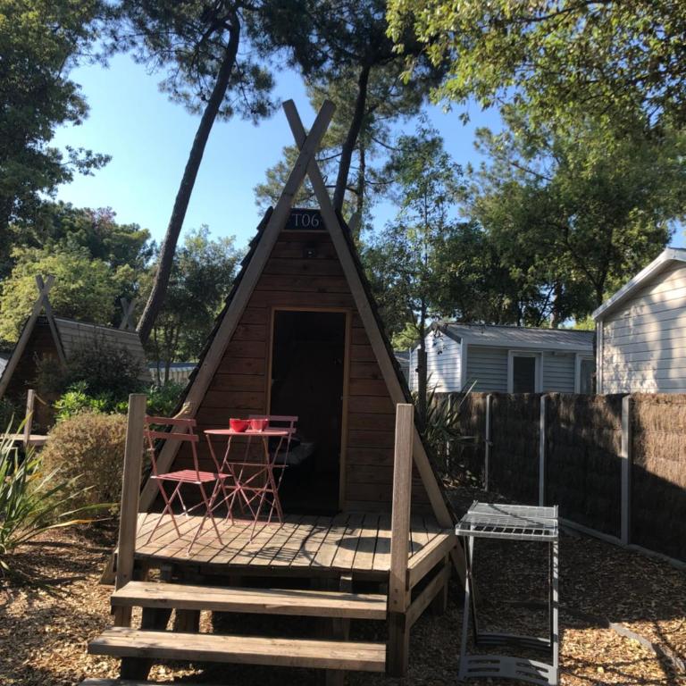 Camping Les Genêts - Cabane - 17
