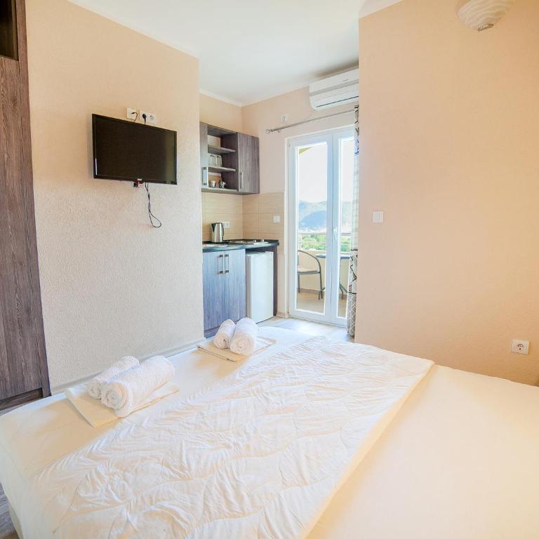 Pansion Nobel - Double Studio with Balcony and Sea View - 4