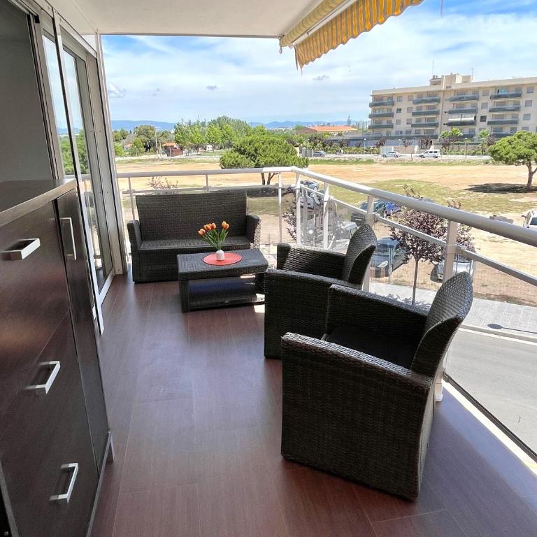 APARTBEACH EUROPEOS JUNTO PLAYA CLIMATIZADO CON GRAN TERRAZA y MUY LUMINOSO - Two-Bedroom Apartment - 2