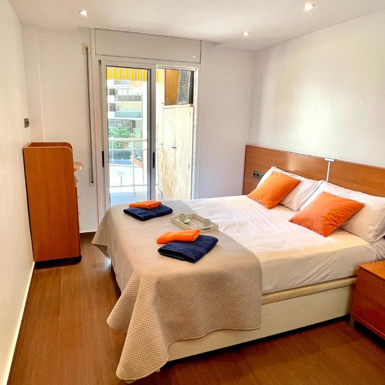 APARTBEACH EUROPEOS JUNTO PLAYA CLIMATIZADO CON GRAN TERRAZA y MUY LUMINOSO - Two-Bedroom Apartment - 4